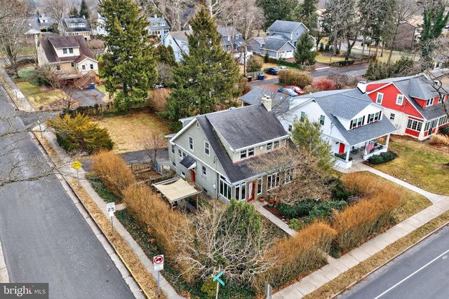 400 W COURT ST, Doylestown, PA 18901