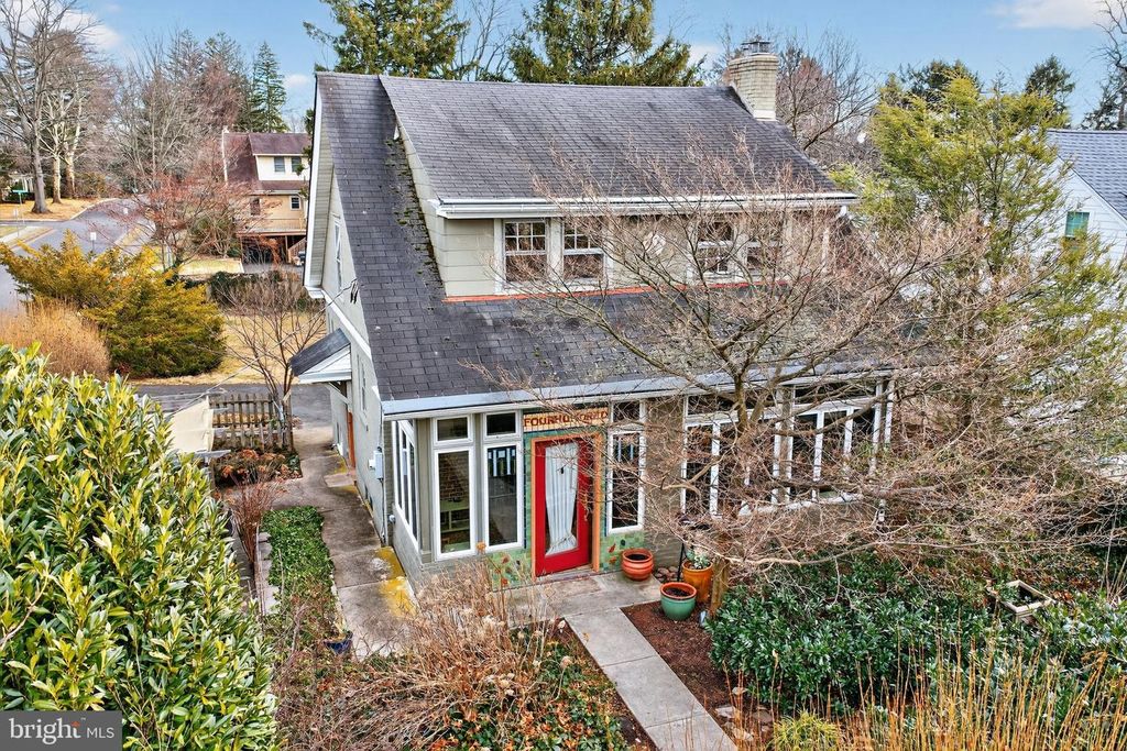 400 W COURT ST, Doylestown, PA 18901