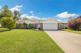 906 W Geneva, Rogers, AR 72758