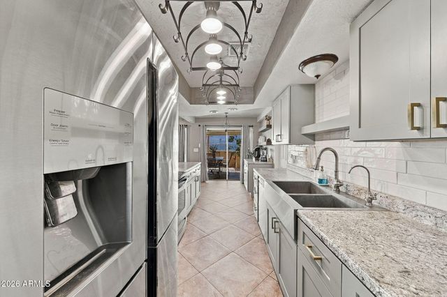 2809 W LAWRENCE Road, Phoenix, AZ 85017