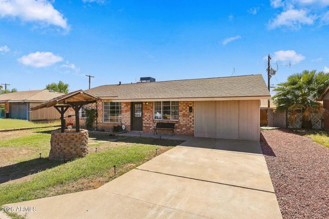 2809 W LAWRENCE Road, Phoenix, AZ 85017