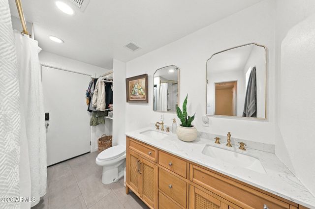 2809 W LAWRENCE Road, Phoenix, AZ 85017
