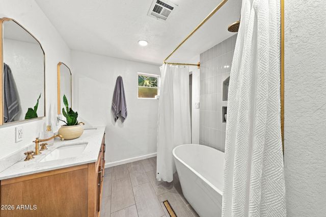 2809 W LAWRENCE Road, Phoenix, AZ 85017