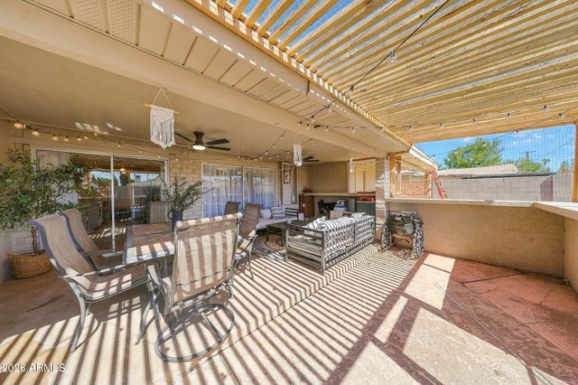 2809 W LAWRENCE Road, Phoenix, AZ 85017