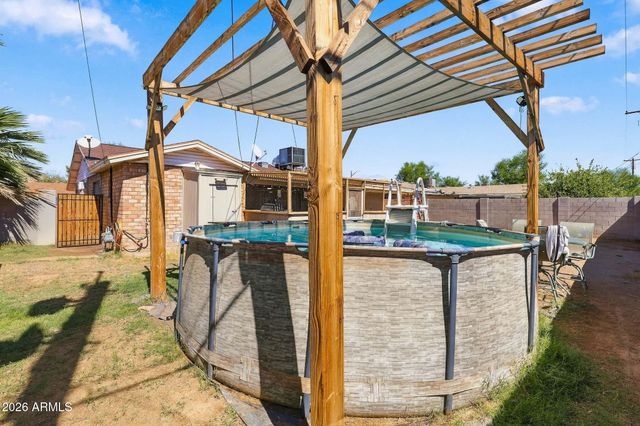 2809 W LAWRENCE Road, Phoenix, AZ 85017