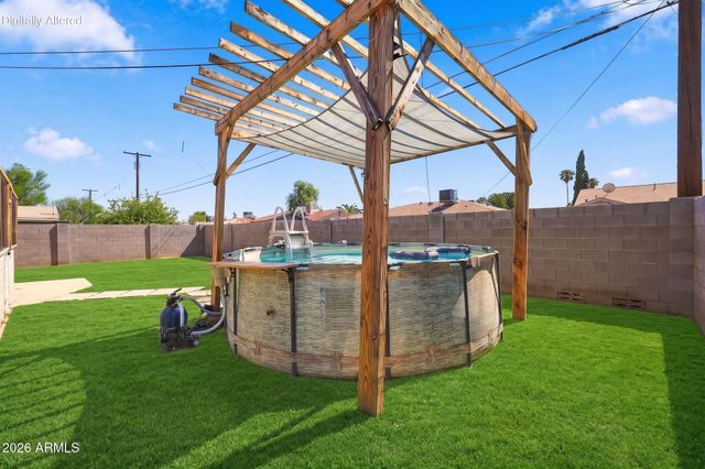 2809 W LAWRENCE Road, Phoenix, AZ 85017