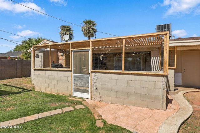 2809 W LAWRENCE Road, Phoenix, AZ 85017