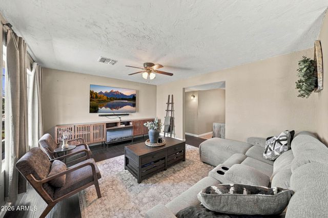2809 W LAWRENCE Road, Phoenix, AZ 85017