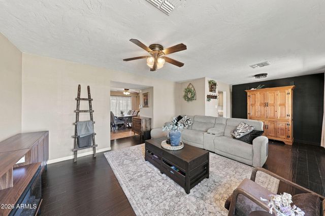 2809 W LAWRENCE Road, Phoenix, AZ 85017