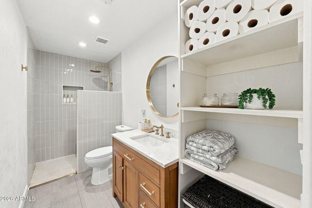 2809 W LAWRENCE Road, Phoenix, AZ 85017