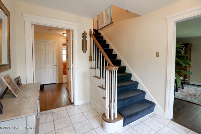 4610 Deepwood Dr, Louisville, KY 40241