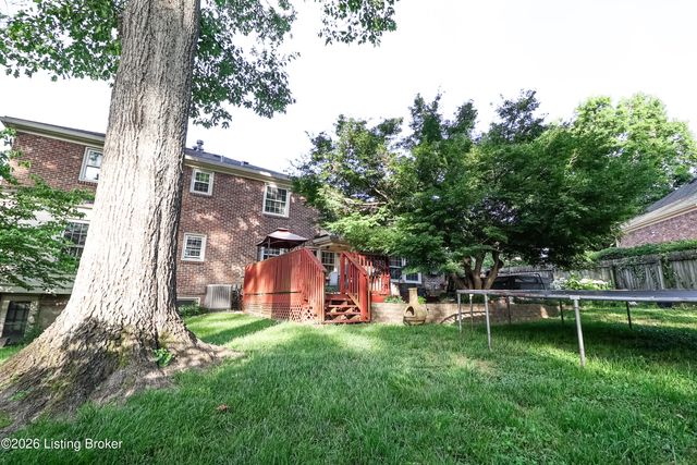 4610 Deepwood Dr, Louisville, KY 40241