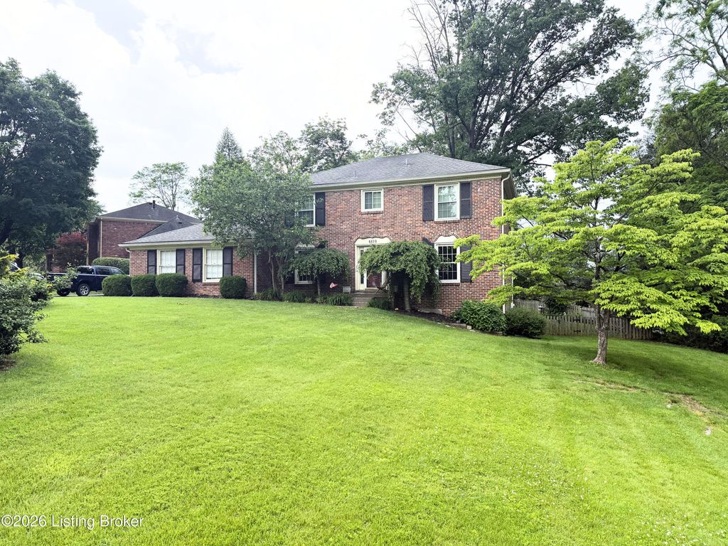4610 Deepwood Dr, Louisville, KY 40241