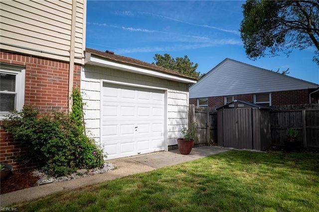 1928 Charla Lee LN, Virginia Beach, VA 23455