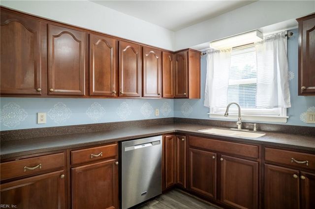 1928 Charla Lee LN, Virginia Beach, VA 23455