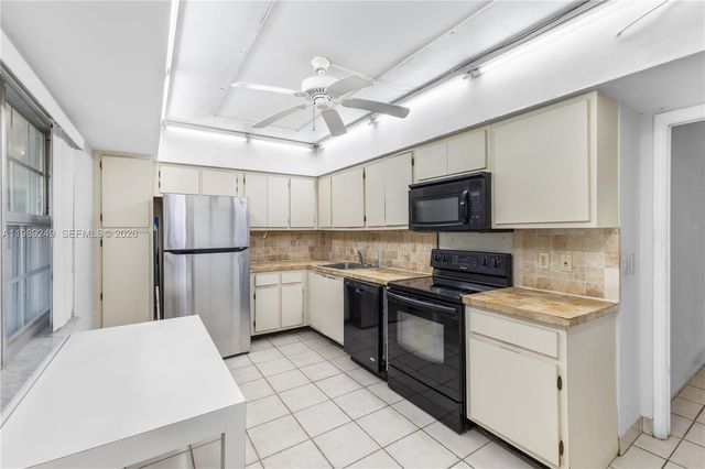 806 Cypress Grove Lane 111, Pompano Beach, FL 33069