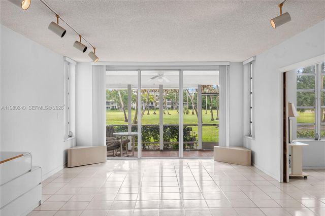 806 Cypress Grove Lane 111, Pompano Beach, FL 33069