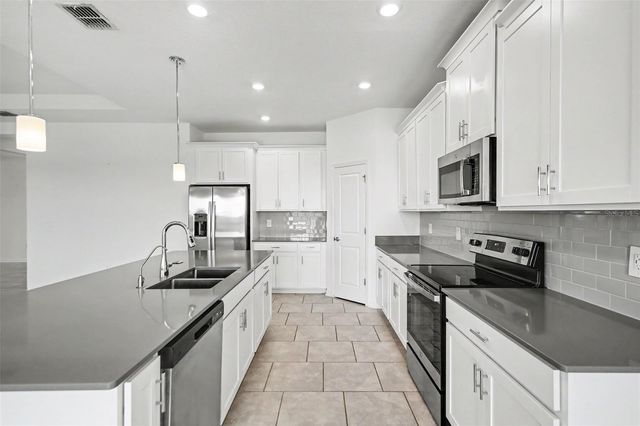 6079 CLAYSTONE WAY, Mount Dora, FL 32757