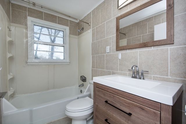 22 Southwest Cutoff C, Northborough, MA 01532