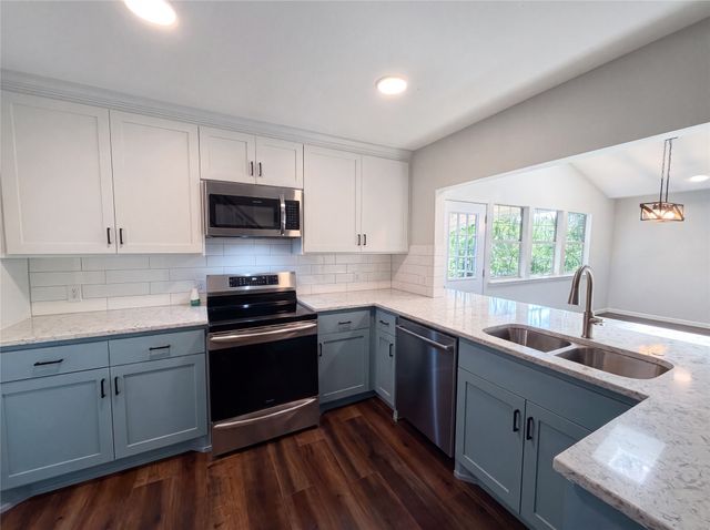 126 Pleasant Run, Lewisville, TX 75067