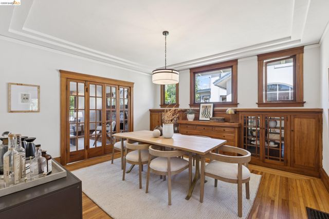 699 Arimo Ave, Oakland, CA 94610
