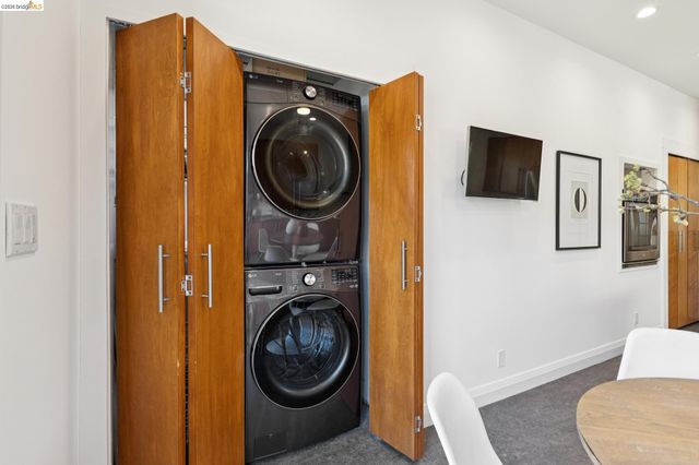 699 Arimo Ave, Oakland, CA 94610