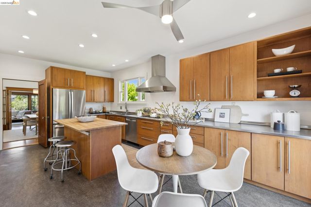 699 Arimo Ave, Oakland, CA 94610
