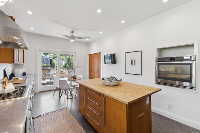 699 Arimo Ave, Oakland, CA 94610