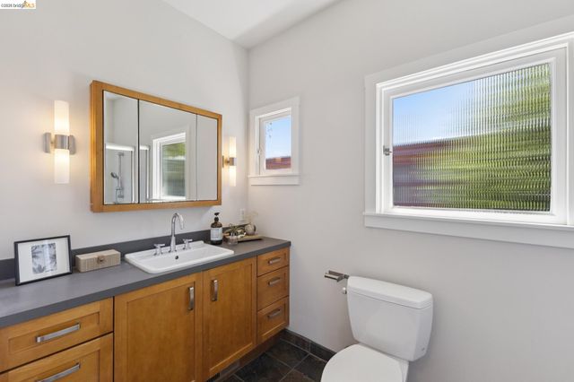 699 Arimo Ave, Oakland, CA 94610