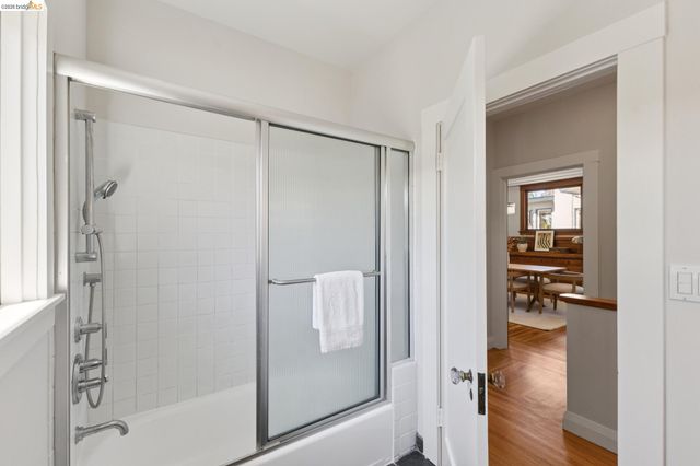 699 Arimo Ave, Oakland, CA 94610