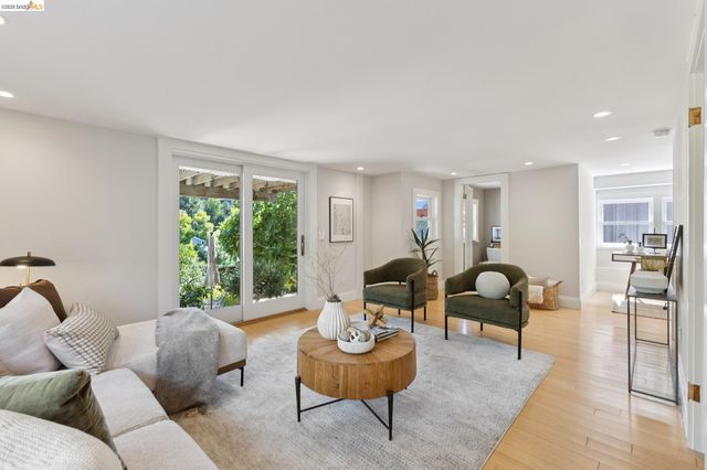 699 Arimo Ave, Oakland, CA 94610