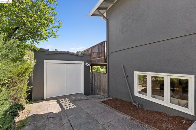 699 Arimo Ave, Oakland, CA 94610