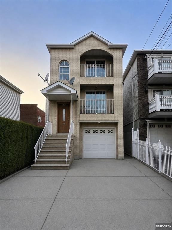 28 4th Street 1, Elizabeth, NJ 07206