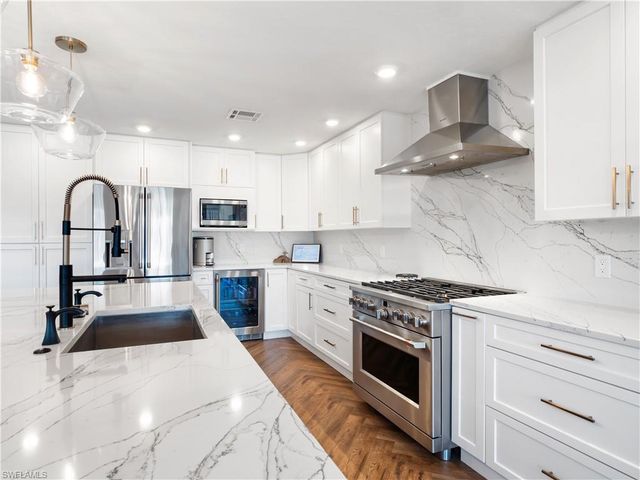 6610 Joanna CIR, Fort Myers, FL 33919