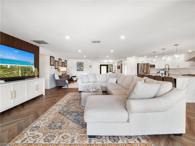 6610 Joanna CIR, Fort Myers, FL 33919