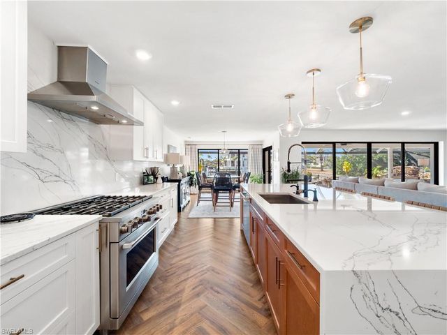 6610 Joanna CIR, Fort Myers, FL 33919