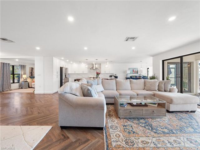 6610 Joanna CIR, Fort Myers, FL 33919