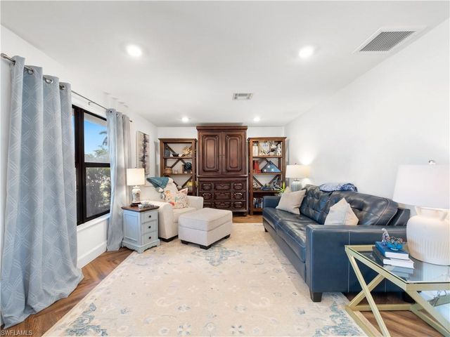 6610 Joanna CIR, Fort Myers, FL 33919