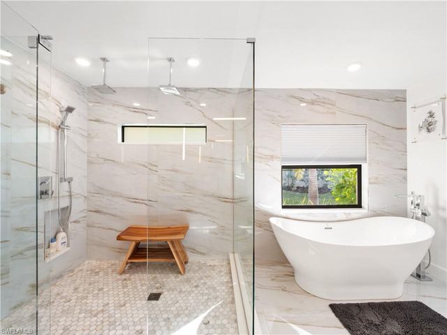 6610 Joanna CIR, Fort Myers, FL 33919