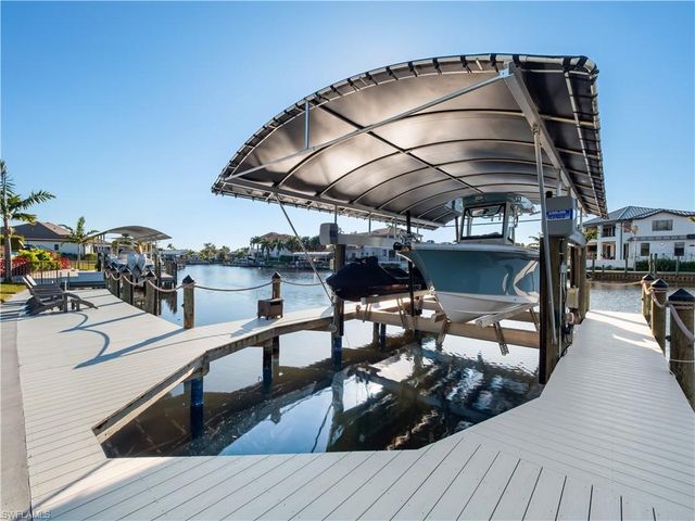 6610 Joanna CIR, Fort Myers, FL 33919