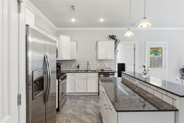 6335 W Limerick Way, Fayetteville, AR 72704