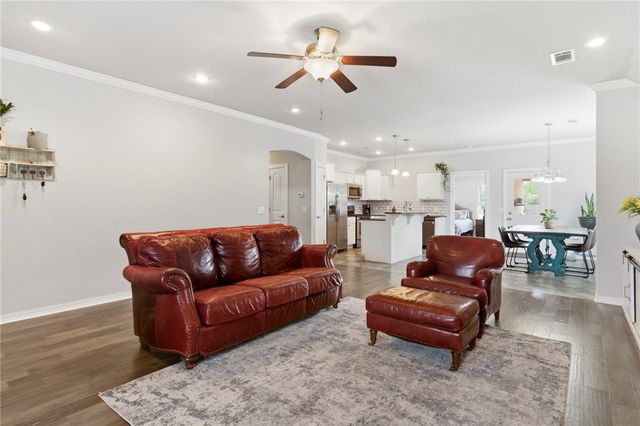 6335 W Limerick Way, Fayetteville, AR 72704