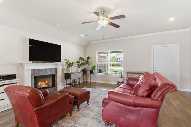 6335 W Limerick Way, Fayetteville, AR 72704