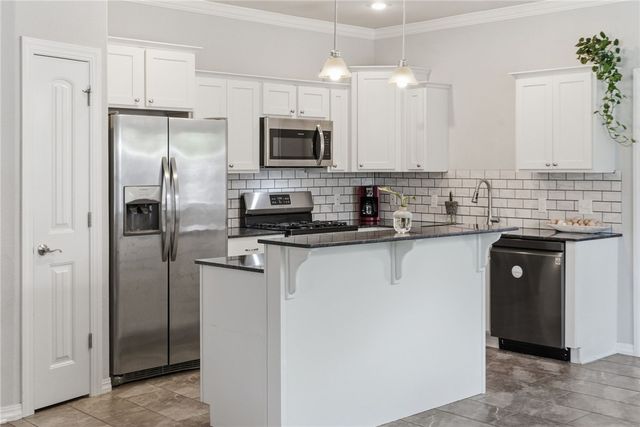 6335 W Limerick Way, Fayetteville, AR 72704