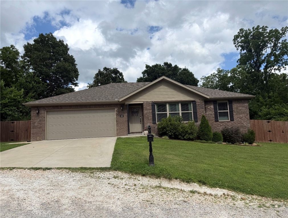 6 Exminster Lane, Bella Vista, AR 72714