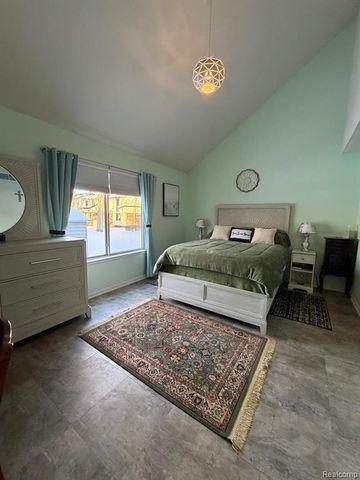 29830 Bobrich Street, Livonia, MI 48152