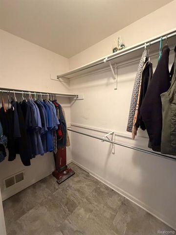 29830 Bobrich Street, Livonia, MI 48152