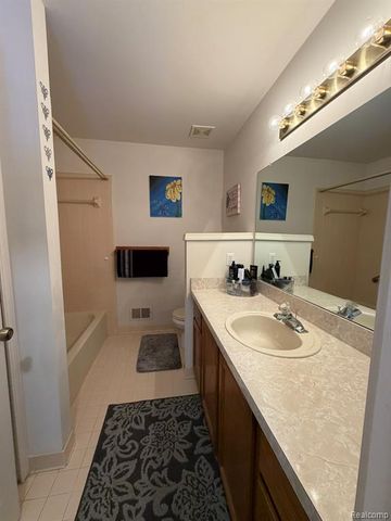 29830 Bobrich Street, Livonia, MI 48152