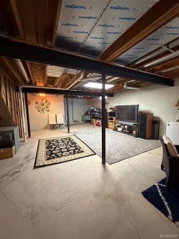 29830 Bobrich Street, Livonia, MI 48152