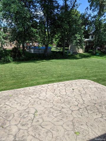 29830 Bobrich Street, Livonia, MI 48152